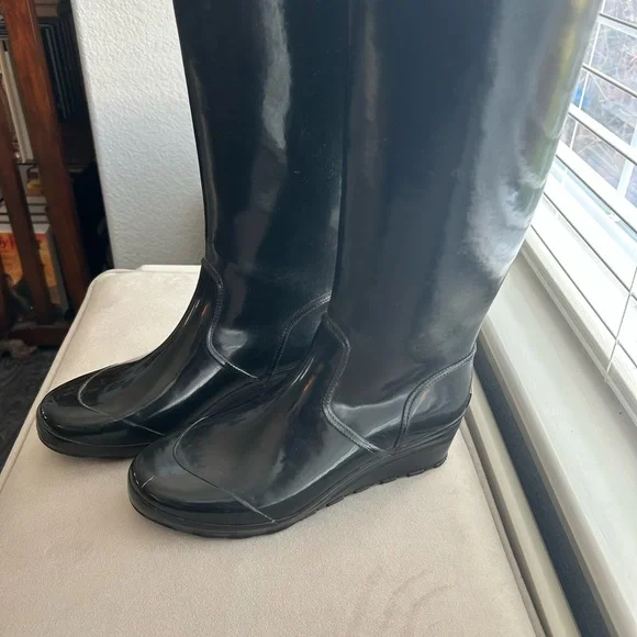Michael Kors Knee-High Women's Rain Boots - Picture 5 of 5